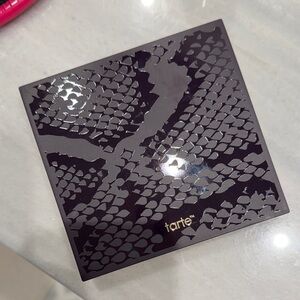 NEW Tarte Lights Camera Lashes Vanity Palette w Eyeshadow & Mascara